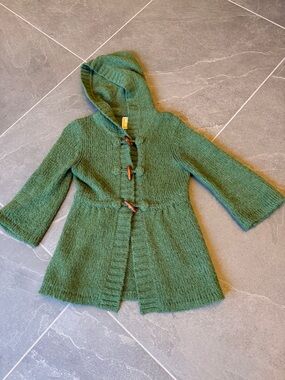 Green Hooded three quarter sleeve sweater by Kenji